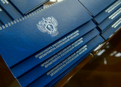 Добрые прокуроры помогли семье 13-летнего инвалида из Дубовского вернуть деньги за дорогое оборудование 
