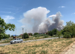 Крупный пожар разгорелся рядом с Волгодонском
