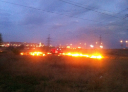 В Волгодонске пожар возле заправки  «ТНК»