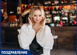 Лучшая модель сети «Блокнот.ру» Нинка Картинка отмечает День рождения