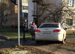  В Волгодонске в результате ДТП автодели «залетела» на газон – очевидец