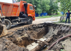 Без горячей и холодной воды осталась часть «старого города» после крупного порыва водопровода