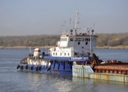 Через судоходный канал в Волгодонске прошло меньше судов, но с большей загрузкой