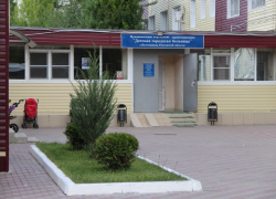 Медики Волгодонска отказались комментировать инцидент с малолетней роженицей 