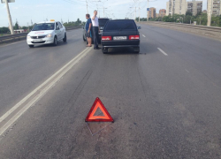 В Волгодонске утро понедельника традиционно началось с ДТП на путепроводе