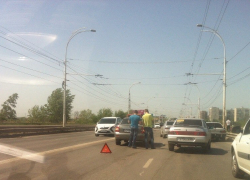 В Волгодонске ДТП на путепроводе создало огромную пробку