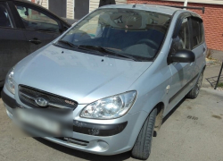 Душераздирающей плач запертого в машине ребенка испугал прохожих в Волгодонске