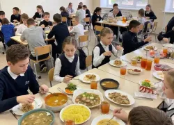В этом году кормить обедом школьников начальных классов Волгодонска будут на 87 рублей