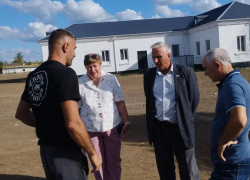 В хуторе Антонов строится спортивная площадка с всесезонным оборудованием