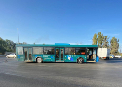Автобус №14 попал в ДТП в Волгодонске на улице 2-й Бетонной