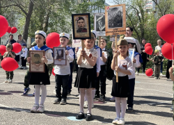 Память в маленьких сердцах: в детском саду «Росинка» прошел трогательный Парад Победы