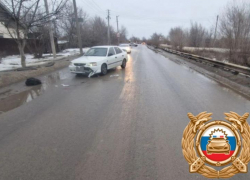 Выскочила из темноты на скользкую дорогу: водитель сбил насмерть женщину в Красном Яру