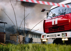 Пять человек тушили загоревшийся частный дом в Волгодонске 