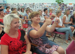 Больше недели творческие коллективы ДК имени Курчатова развлекали трудовые коллективы Волгодонска