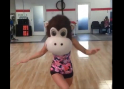 Юлия Ефимова провела тренировку в обезьяньей голове