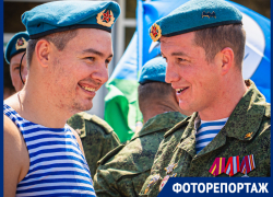 «Никто, кроме нас»: голубые береты отмечают праздник в Волгодонске 