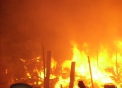 В пригороде Волгодонска сгорело несколько сараев