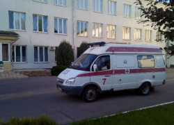 При эвакуации детей в ходе пожара в Школе-интернате №2 Волгодонска пострадала одна из сотрудниц 