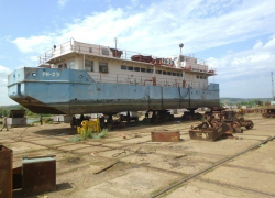 Плавучий водозабор готовят к отплытию в Волгодонск