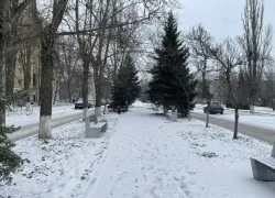 «Упали, но ничего не сломали»: коммунальщики Волгодонска рассказали о пострадавших горожанах на скользких улицах