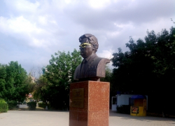 В Волгодонске неизвестные вандалы «осовременили» памятник в сквере возле «Мирного атома»