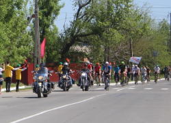 Депутаты, байкеры и спортсмены устроили велопробег в честь Дня Победы в Волгодонске 