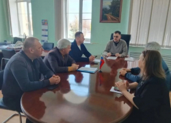 «Бесперебойность общественного транспорта – под пристальным вниманием властей»: в Волгодонске обсудили с перевозчиками вопросы соблюдения графиков движения