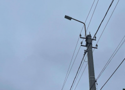 Фонари зажглись: электросети Волгодонска отремонтировали уличное освещение на Халтурина 