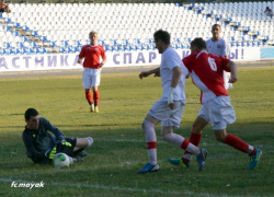  Футболисты «Маяка» учинили соперникам второй сухой разгром подряд