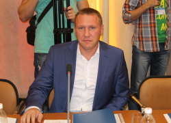 Епископ Корнилий назвал Иванова «ваше превосходительство», а депутату Волгодонской городской Думы выдали испорченное удостоверение
