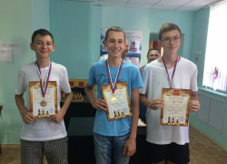 Юные волгодонцы с успехом выступили на первенстве региона по шахматам