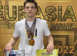 Две медали с чемпионата Евразии по джиу-джитсу увез с собой спортсмен из Волгодонска