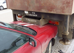 В Волгодонске автовышка «раздавила» «Ауди»