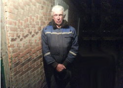 Транспортная полиция Волгодонска ищет родственников пенсионера, который путешествовал верхом на цистерне грузового поезда