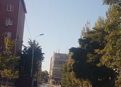 Улицу Ленина затопило водой, - волгодонец 