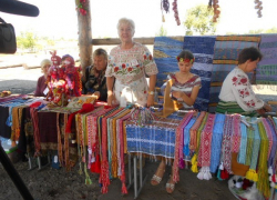 Мастер ДК «Октябрь» приняла участие в престижном фестивале декоративно-прикладного искусства «Нить времен»