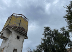 Стала известна стоимость приватизации старой водонапорной башни на Морской, власти скрыли дату постройки водокачки