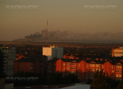 Свалка в Волгодонске продолжает дымить, к ликвидации очагов подключена тяжелая техника 