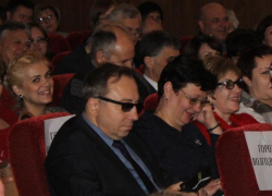 Шутка о возвращении Иванова в Волгодонск «взорвала» зал главного городского ДК