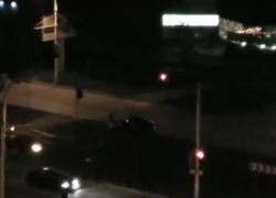 Еще один «летчик» залетел на газон на проспекте Курчатова 