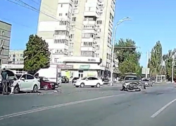 Автомобили в хлам: жуткое ДТП произошло на Морской в утренний час пик