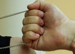 Постовые Волгодонска задержали озолотившегося при грубом ограблении любовницы мужчину