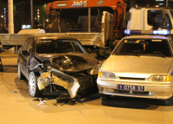 В Волгодонске пьяный водитель-инвалид «собрал» по городу десятки машин, протаранил «Хундай» и сломал ногу сотруднику ДПС