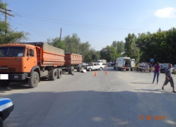 В Цимлянске «пятерка» угодила под «Камаз» 