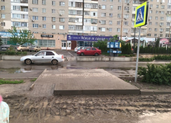 Молодые мамы требуют убрать грязь с пешеходных переходов в Волгодонске 