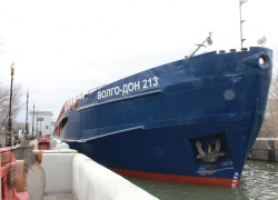 За первый месяц навигации через шлюз №15 в Волгодонске провезли более 350 тысяч тонн грузов