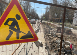 Отремонтированную в прошлом году дорогу частично вскрыли в Волгодонске