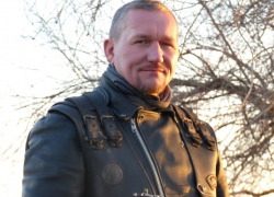 После серьезного ДТП на мосту мотоциклист находится в глубокой коме