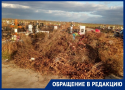 На кладбище №2 завалили мусором проходы и могилы