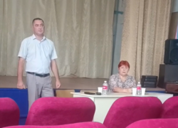 «Я не обязан отвечать»: глава Саркела провел отчет для жителей поселка